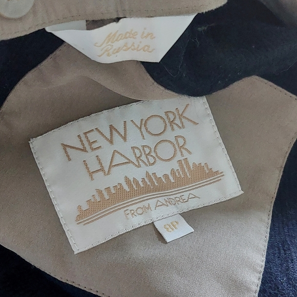 NEW YORK HARBOR From ANDREA Vintage Trench Coat Size 8P. - Picture 6 of 15